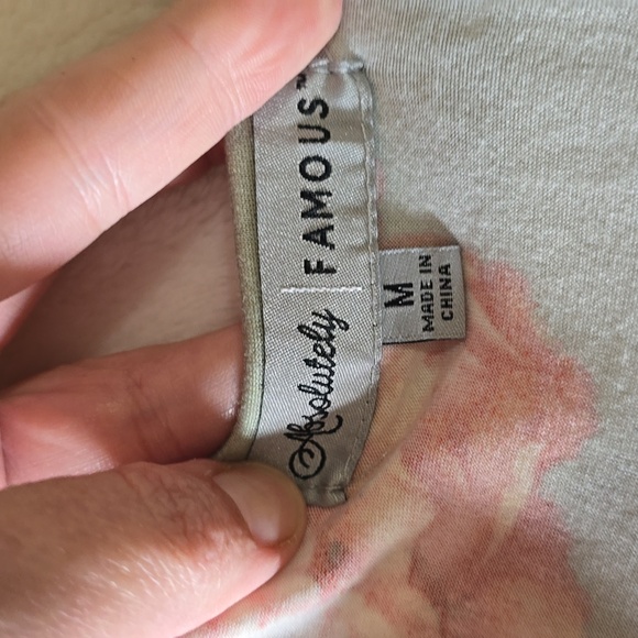 Absolutely Famous Women's Size Medium Green Floral Smocked Long‎ Sleeve Top - Picture 8 of 10